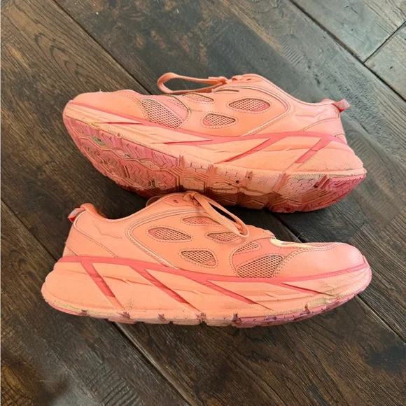 Hoka One Clifton L Orange Coral Athletic Shoes Size 10 - Picture 4 of 13